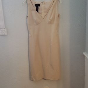 Fitted stretch v neck dress